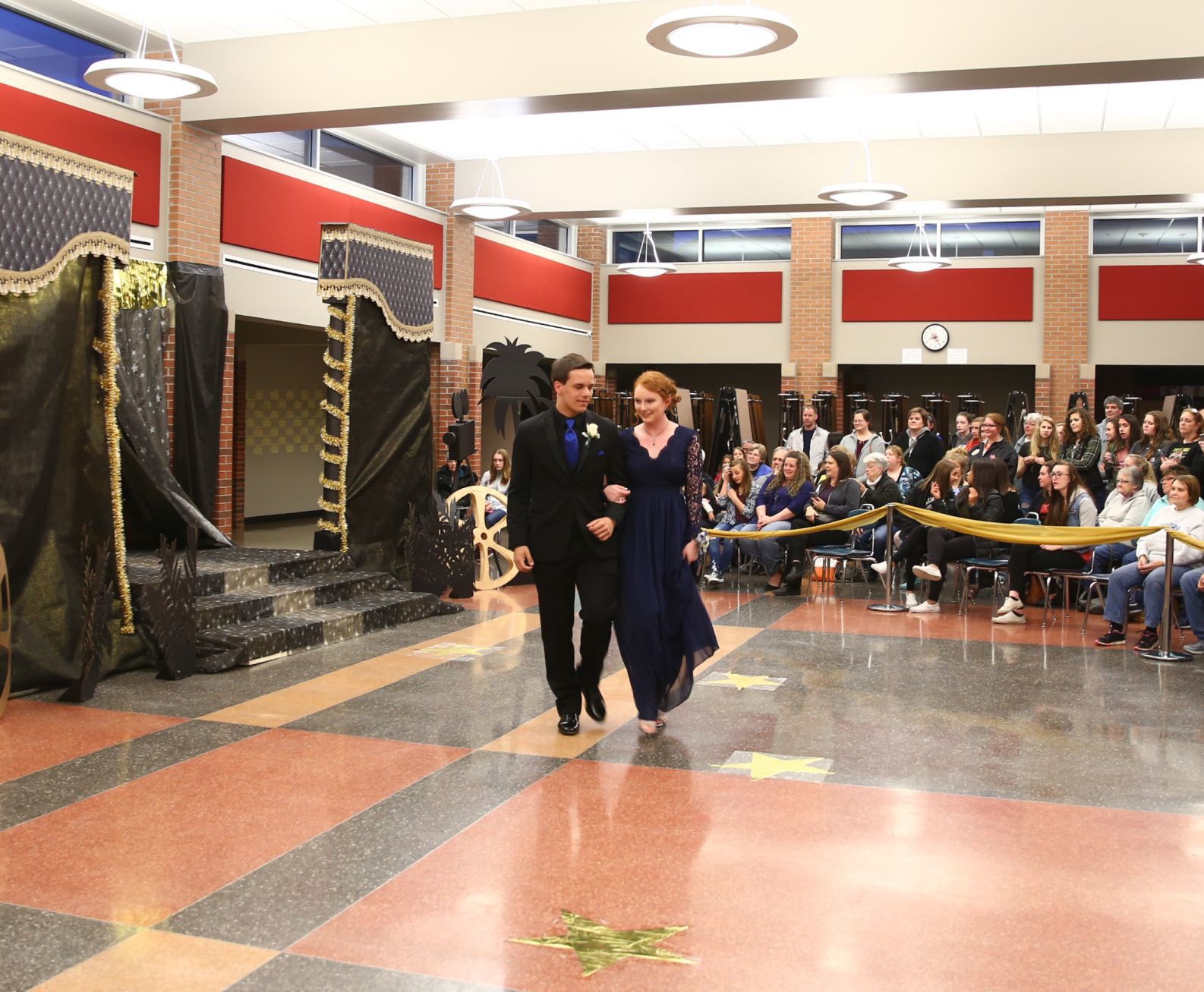 MC Prom 2018 (43).JPG